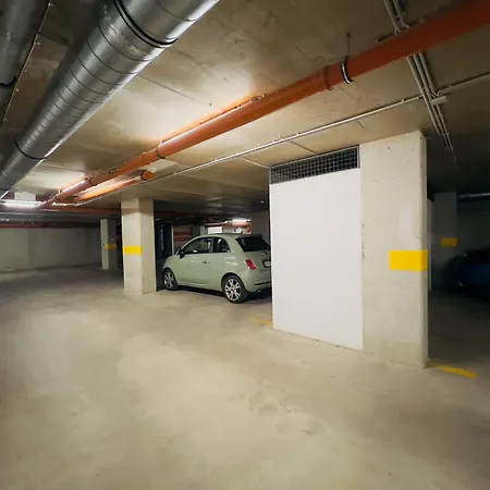 Karzo Lu 205 Free Garage Apartment *
